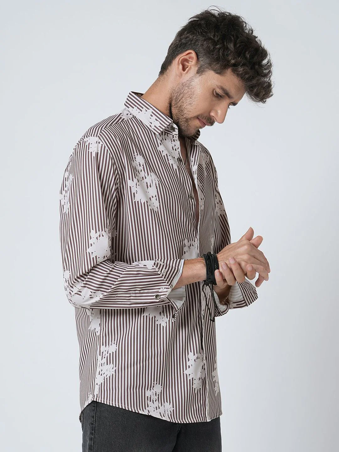 VASTRADO Men Classic Fit Vertical Striped Spread Collar Casual Shirt - Image 3