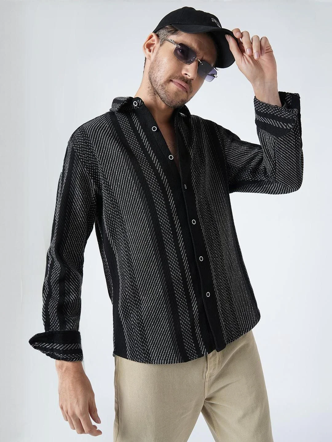 VASTRADO Men Classic Fit Vertical Striped Spread Collar Cotton Casual Shirt - Image 2