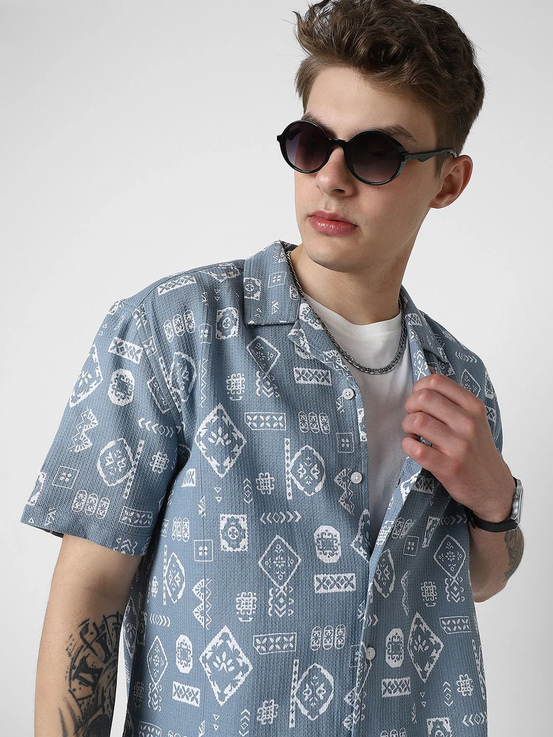 VASTRADO Men Classic Opaque Printed Casual Shirt - Image 2