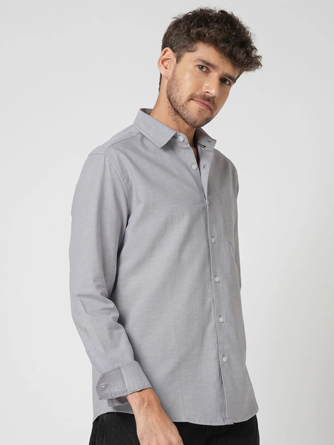 VASTRADO Men Classic Slim Fit Solid Cutaway Collar Cotton Casual Shirt - Image 5