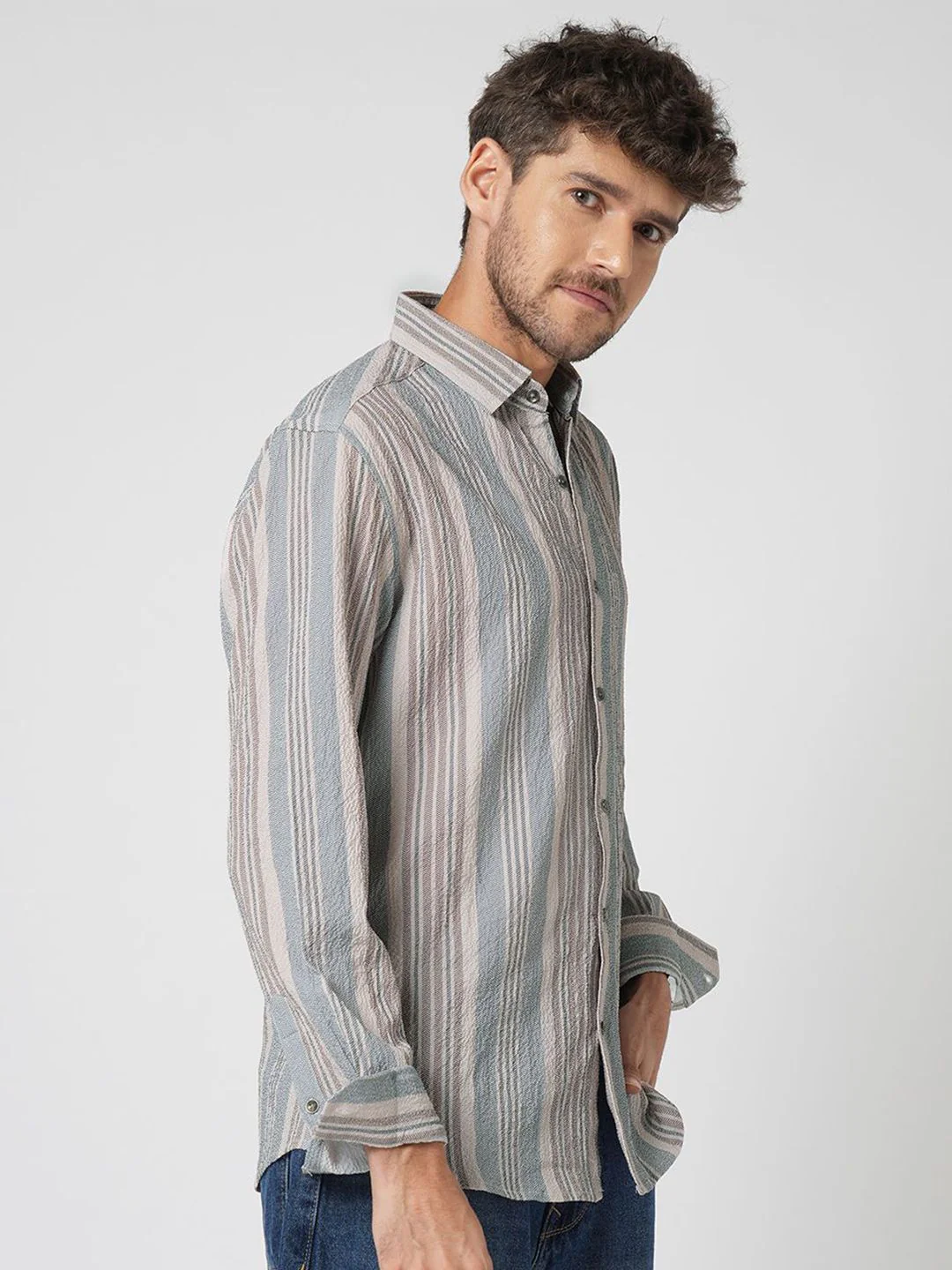 VASTRADO Men Classic Slim Fit Vertical Striped Cutaway Collar Casual Shirt - Image 3