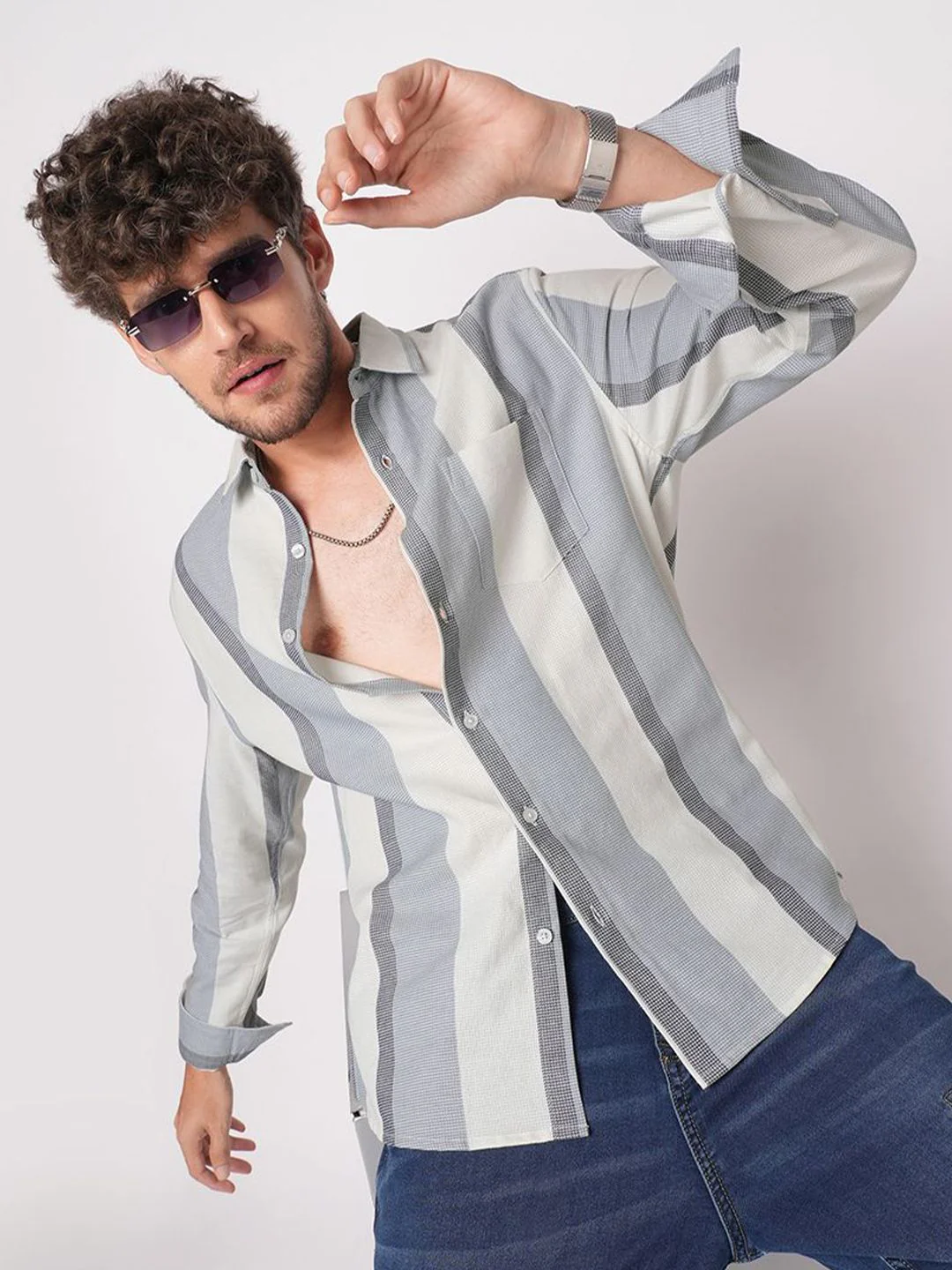 VASTRADO Men Slim Fit Vertical Striped Spread Collar Cotton Casual Shirt