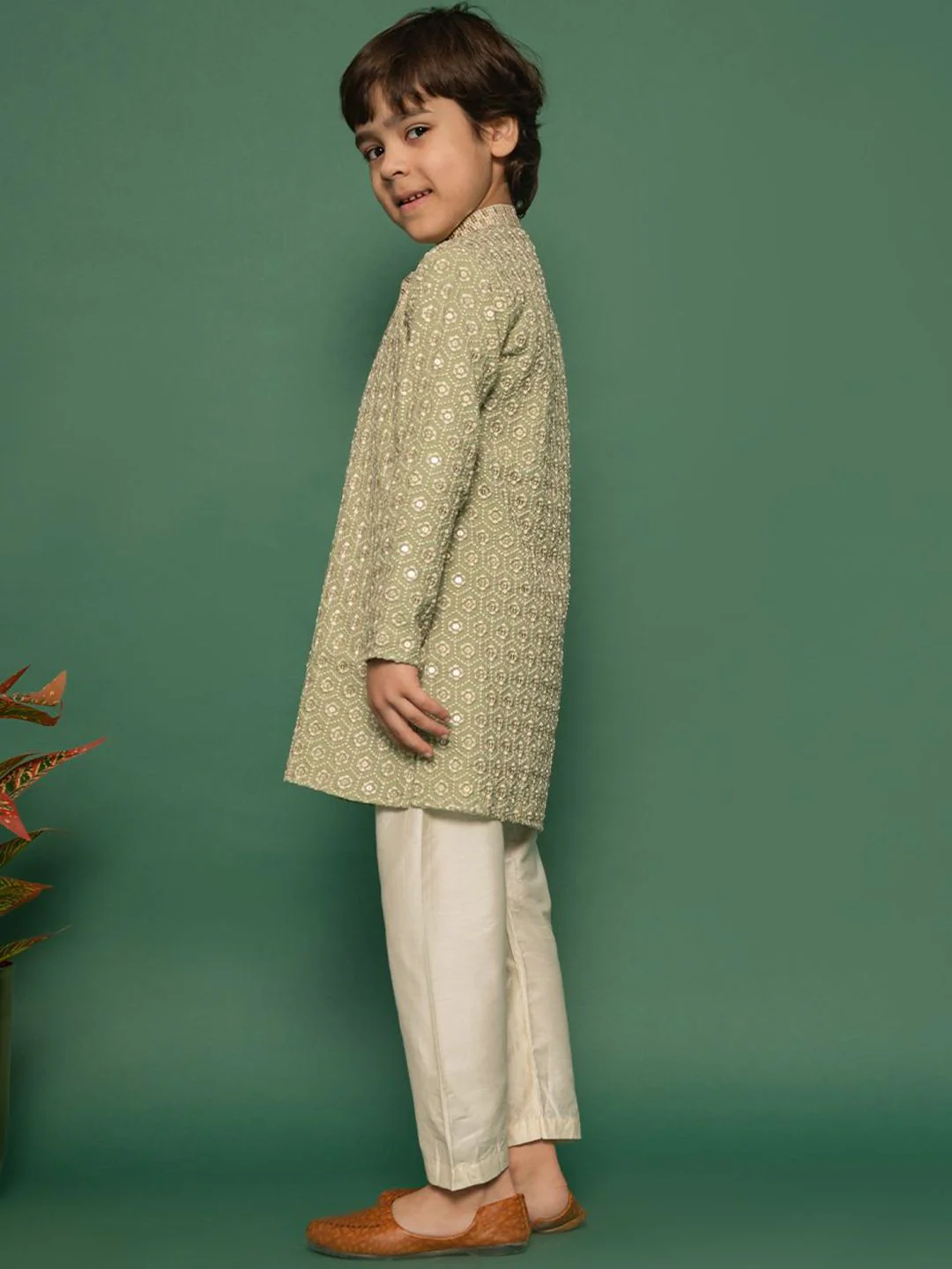 VASTRAMAY Boys Embroidered Regular Sequinned Kurta with Pyjamas - Image 4