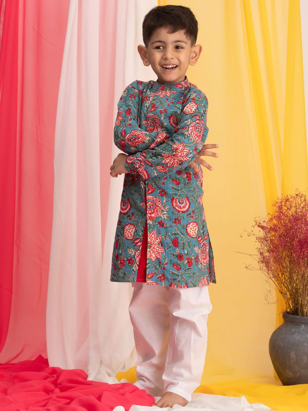 VASTRAMAY Boys Floral Printed Straight Kalamkari Pure Cotton Kurta With Pyjamas - Image 4