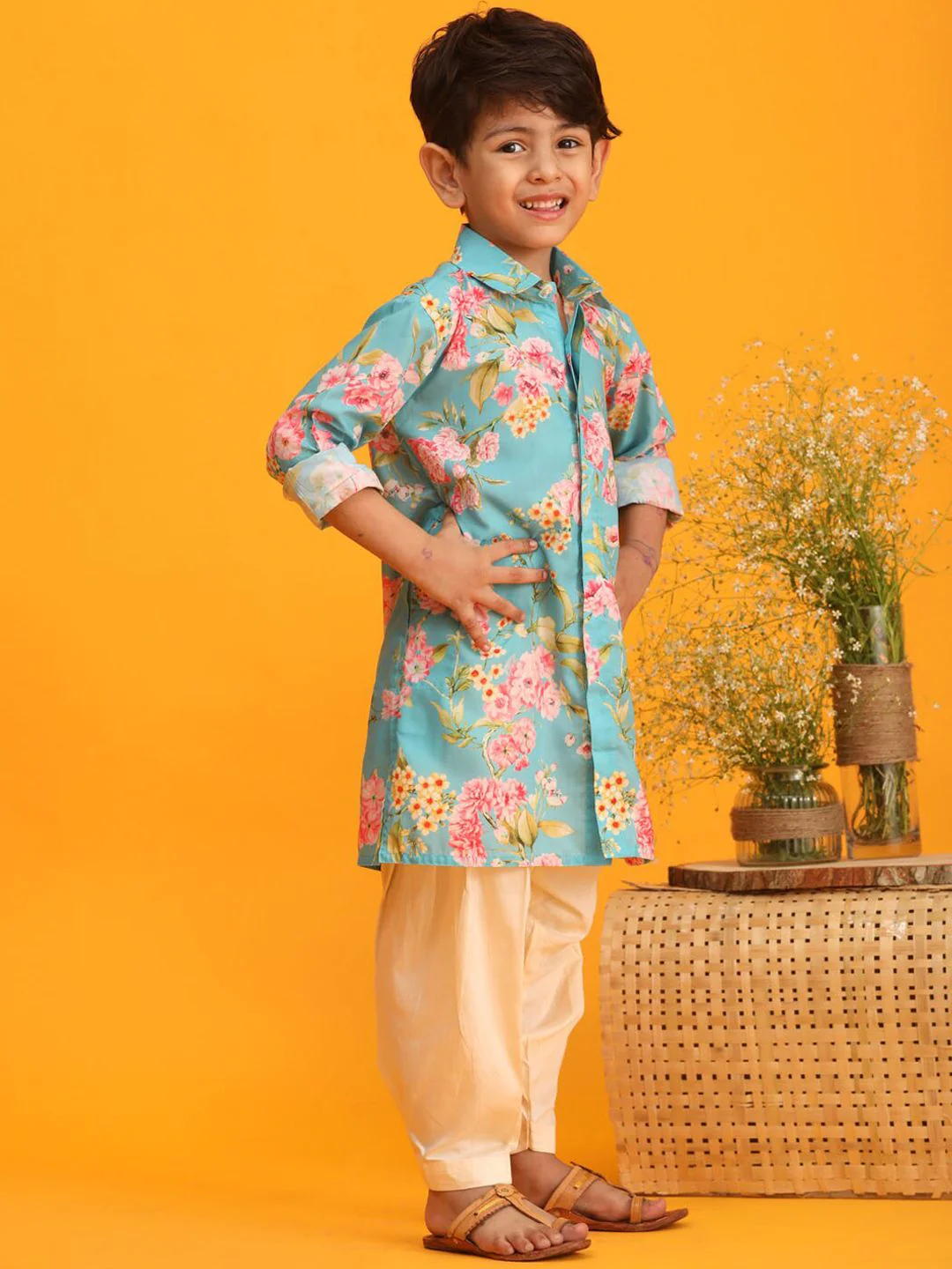VASTRAMAY Floral Printed Shirt Collar Kurta With Pyjamas - Image 4
