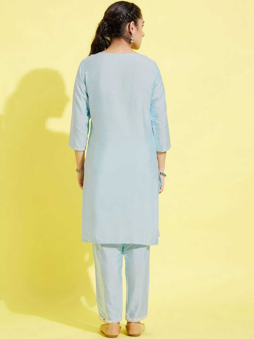 VASTRAMAY Girls Blue Ethnic Motifs Embroidered Mirror Work Kurta with Trousers - Image 4