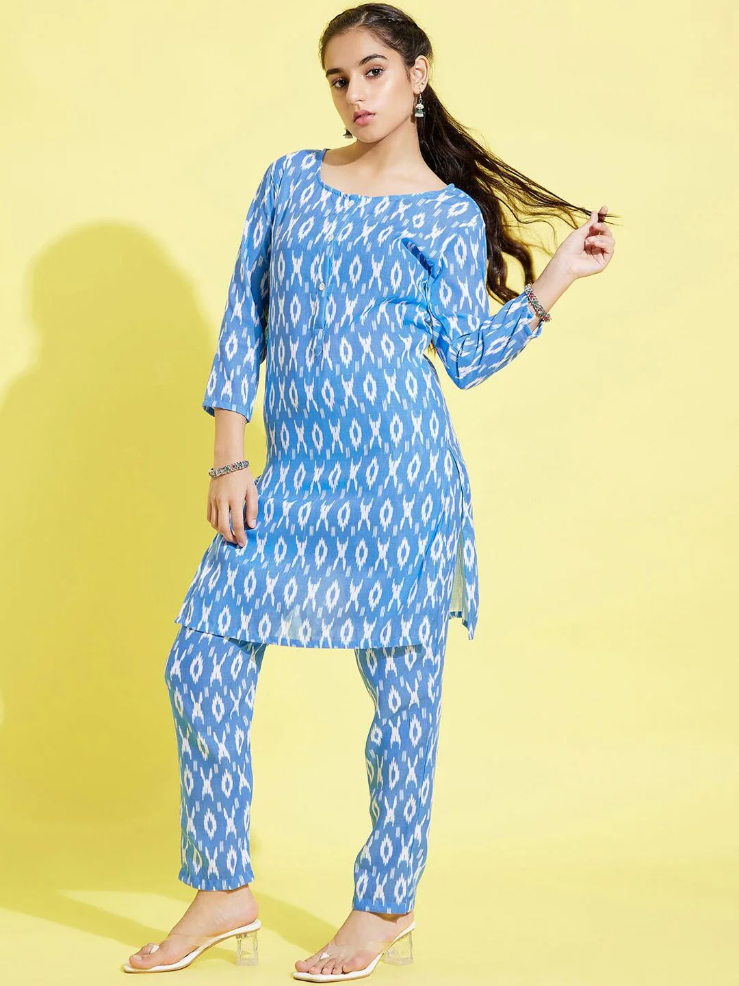 VASTRAMAY Girls Blue Ethnic Motifs Printed Kurta with Trousers - Image 6
