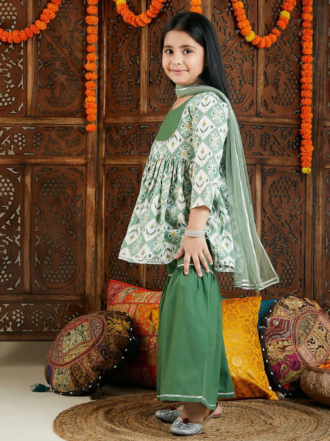 VASTRAMAY Girls Ethnic Motifs Printed Gotta Patti Pure Cotton Kurti With Sharara & Dupatta - Image 4