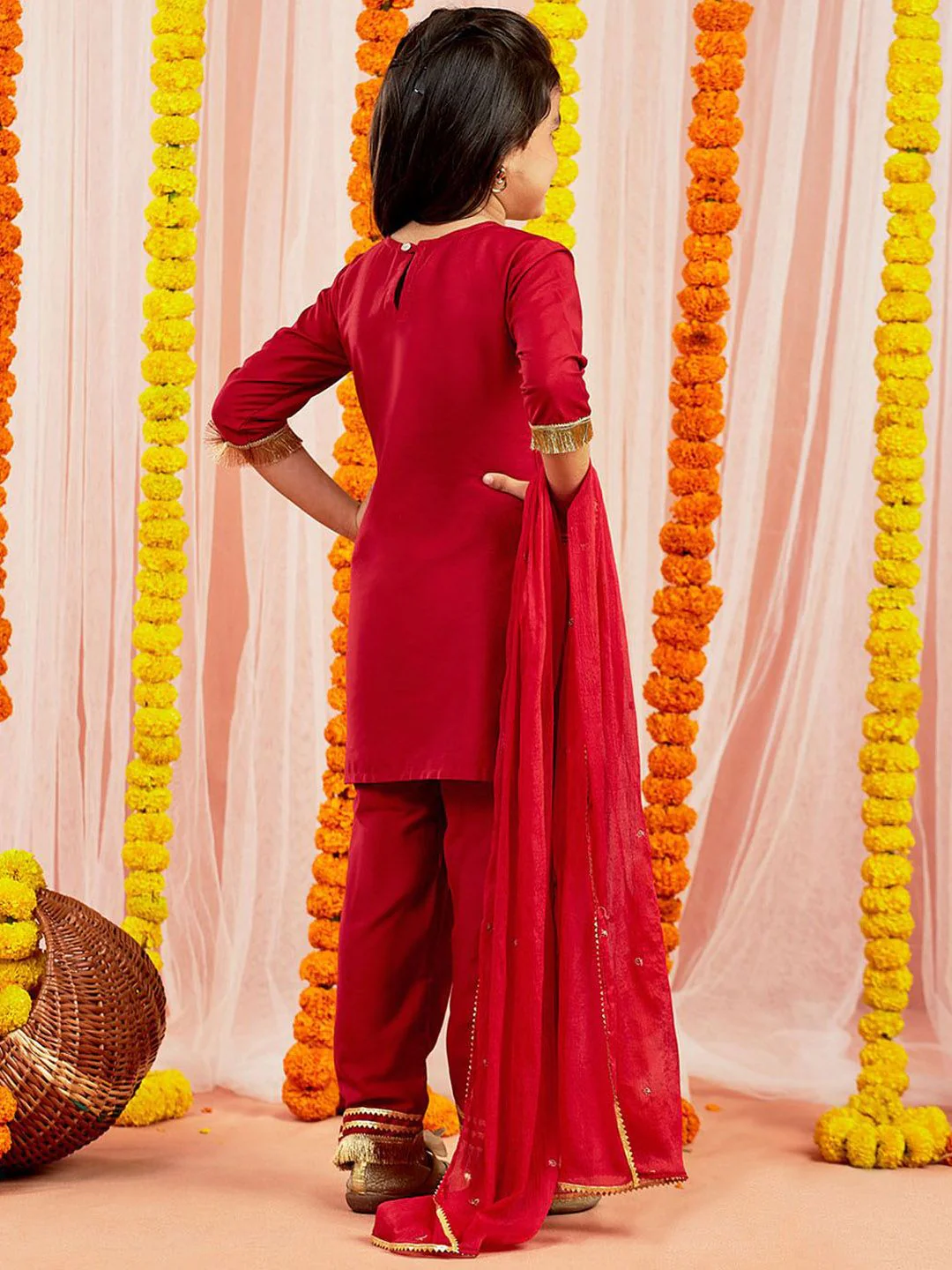 VASTRAMAY Girls Floral Embroidered Thread Work Kurta With Trousers & Dupatta - Image 5