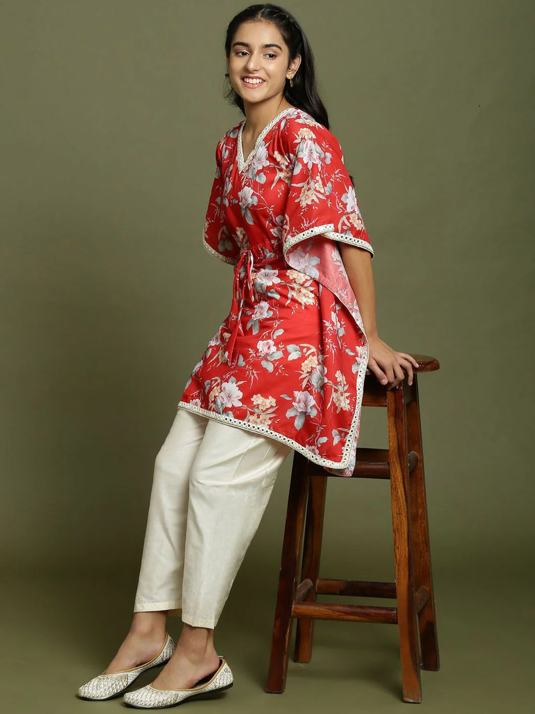 VASTRAMAY Girls Floral Printed Regular Mirror Work Kurta with Salwar - Image 4