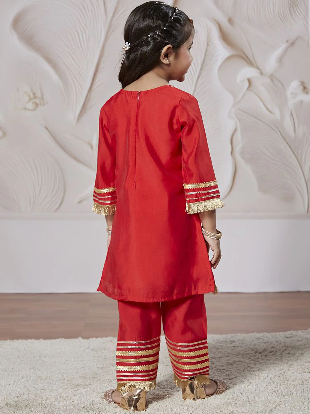 VASTRAMAY Girls Geometric Yoke Design Regular Kurta With Trouser With Dupatta - Image 4