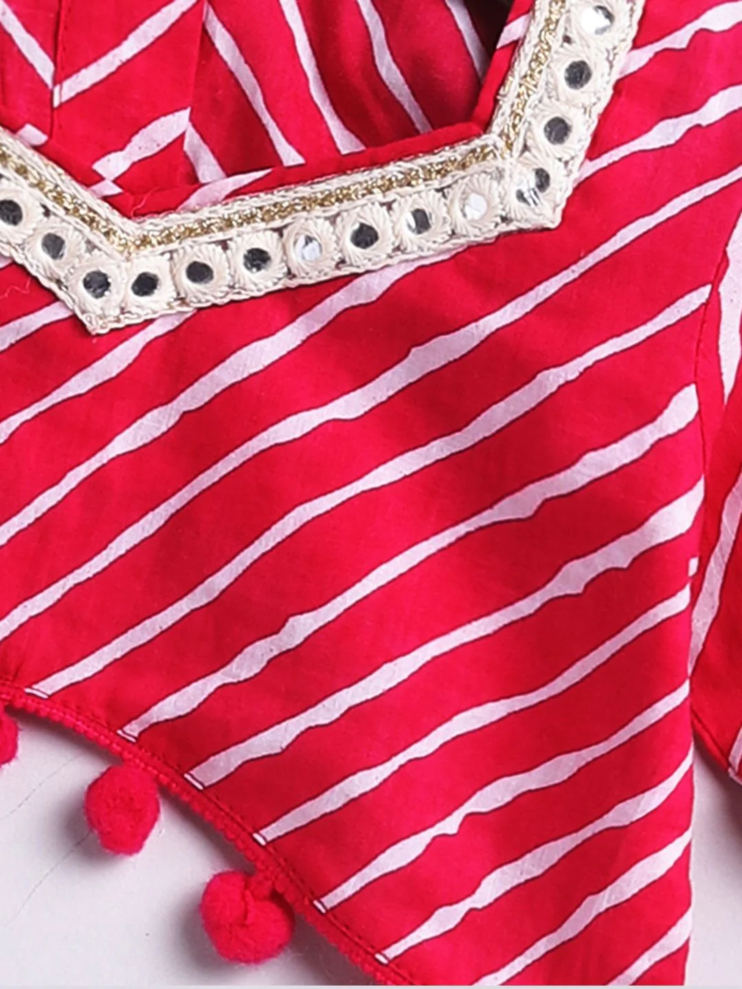 VASTRAMAY Infant Girls Leheriya Printed Ready to Wear Lehenga & Blouse With Dupatta - Image 4