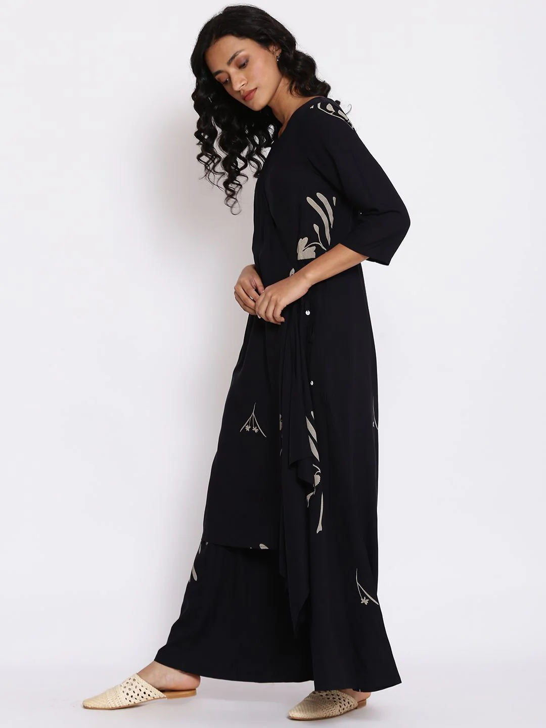 W Black & Off-White Printed Ethnic Layered Basic Jumpsuit - Image 5