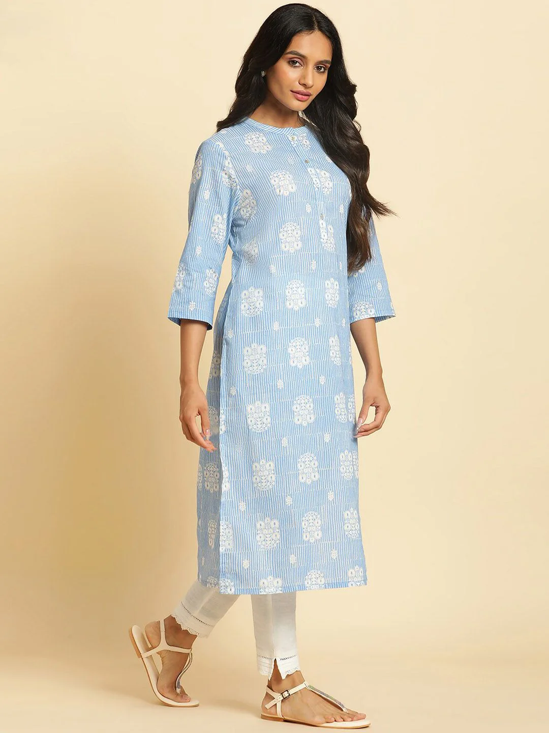 W Ethnic Motifs Printed Kurta - Image 2