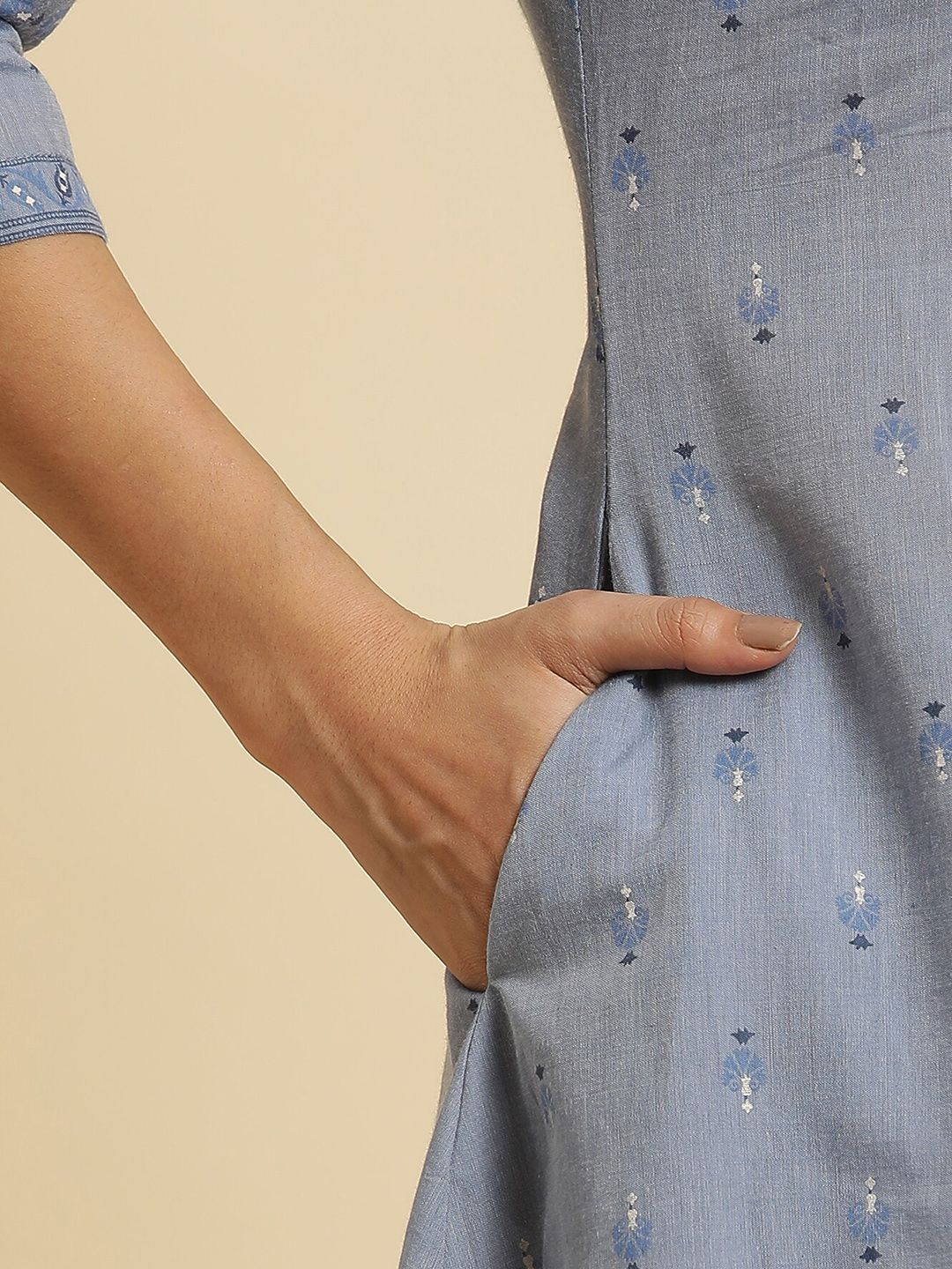 W Ethnic Motifs Printed Pure Cotton Kurta - Image 3