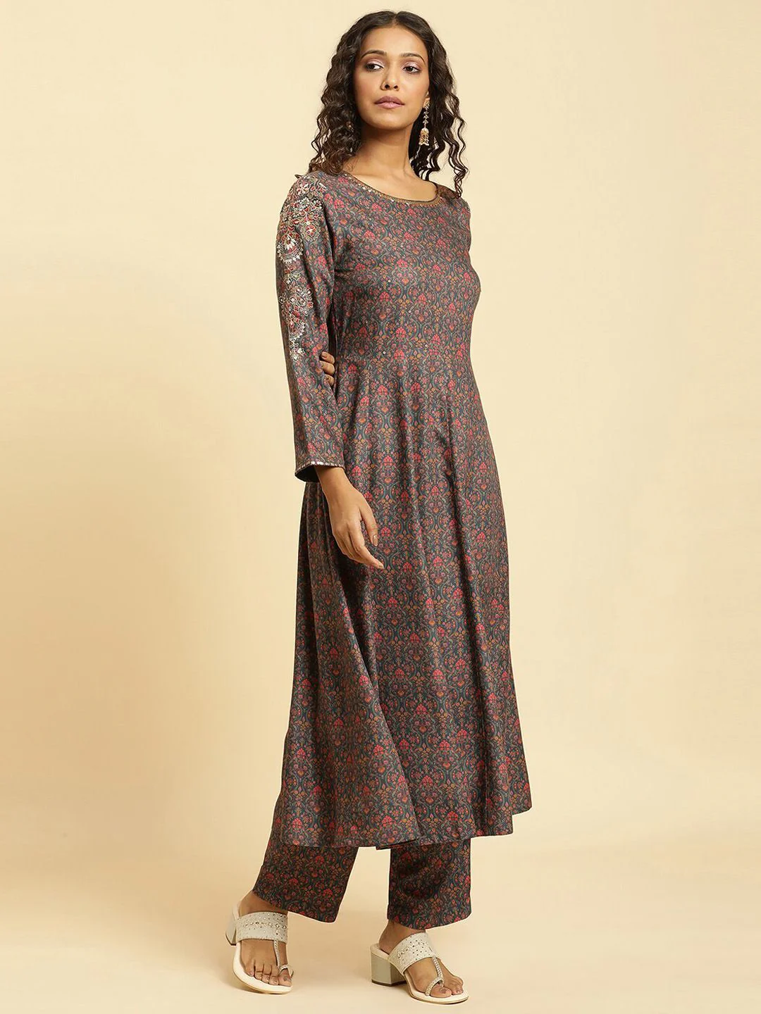 W Ethnic Motifs Printed Regular Sequinned Kurta with Trousers - Image 3