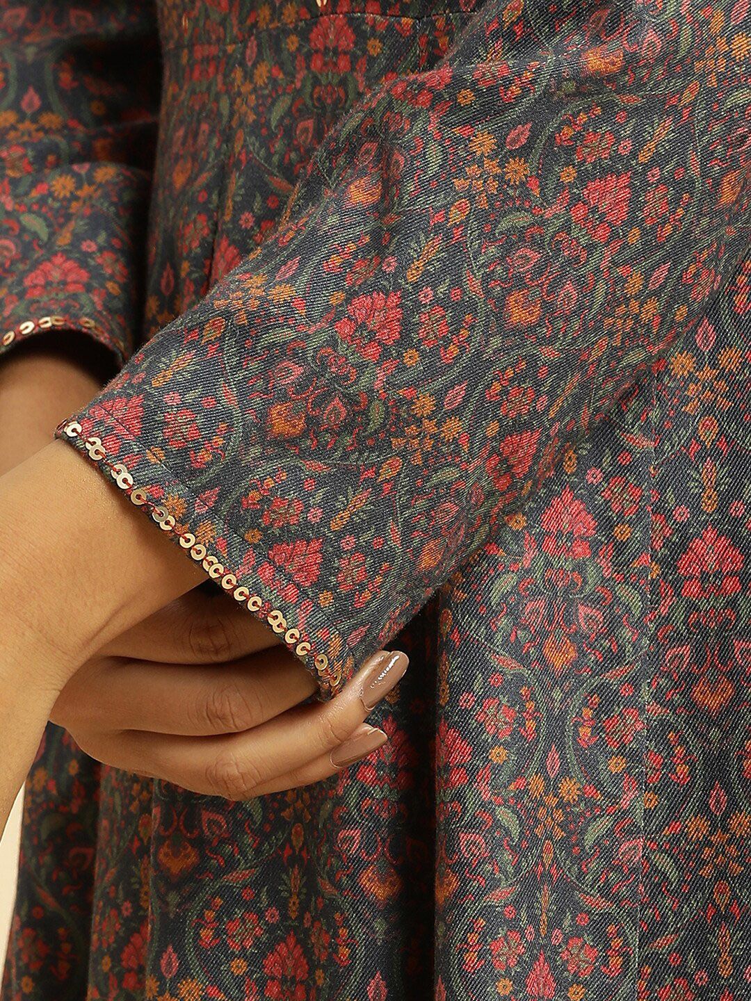 W Ethnic Motifs Printed Regular Sequinned Kurta with Trousers - Image 7