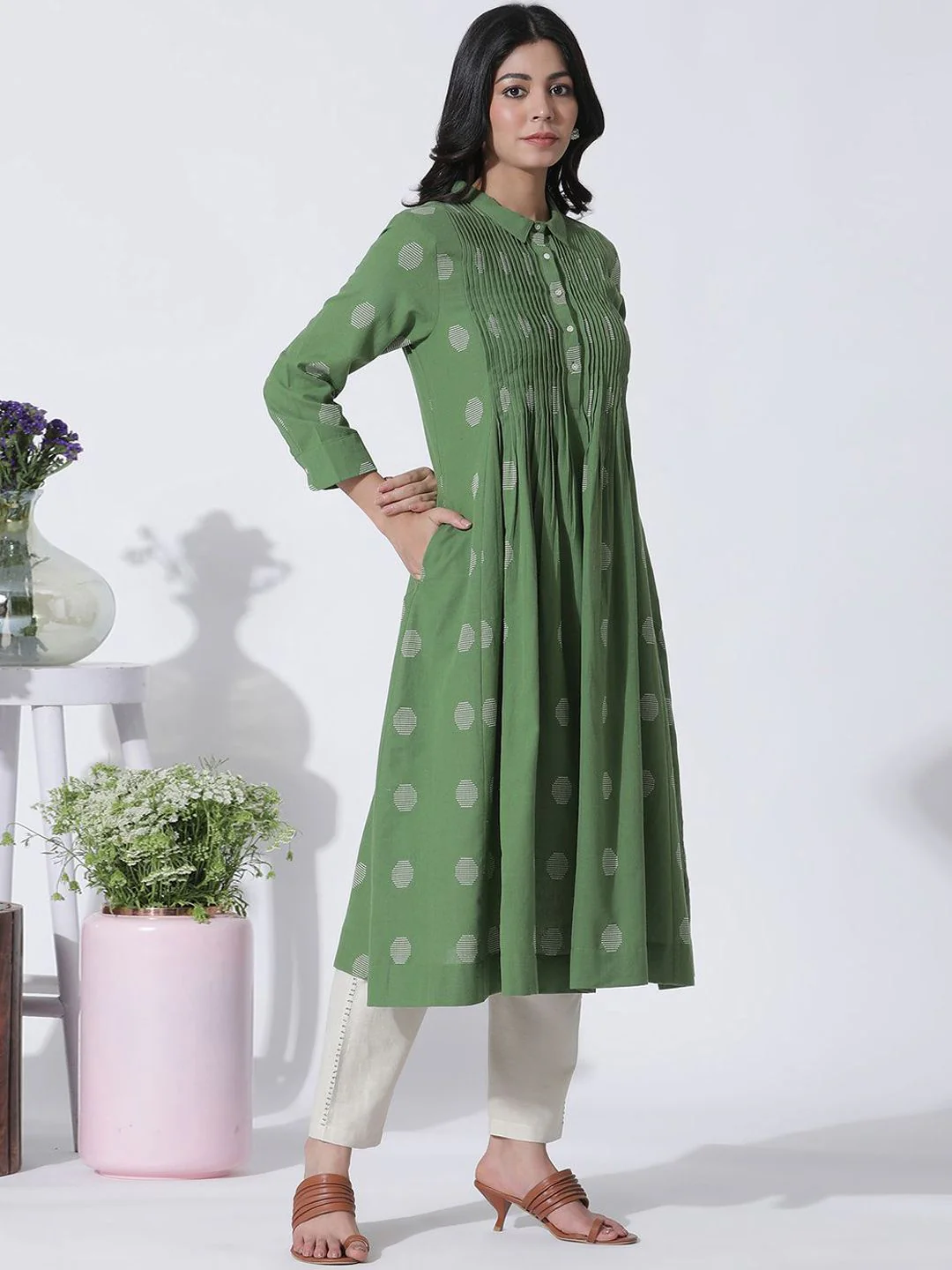 W Ethnic Motifs Printed Shirt Collar Anarkali Kurta with Trousers - Image 3