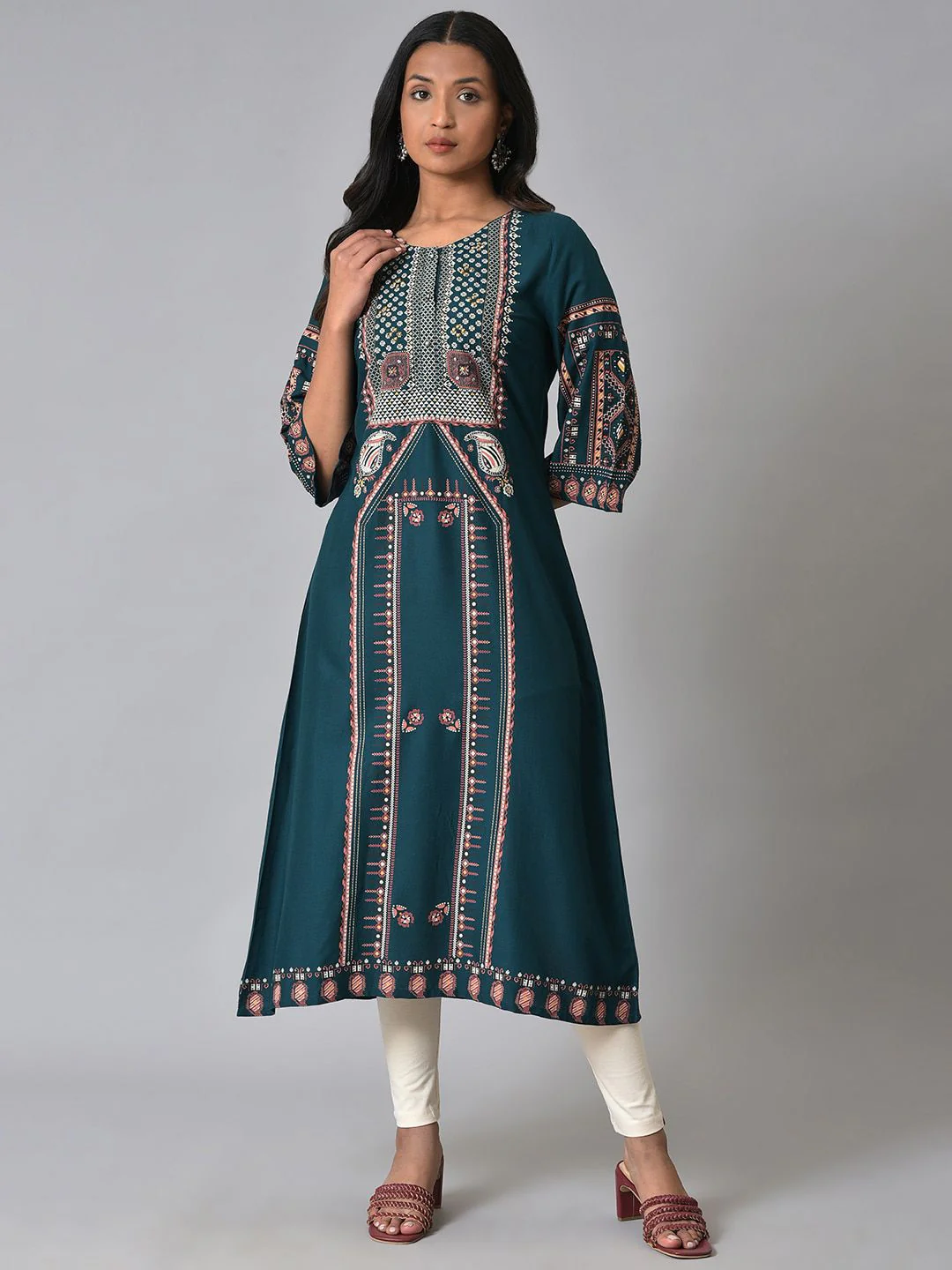 W Ethnic Motifs Printed Straight Regular Kurta - Image 2