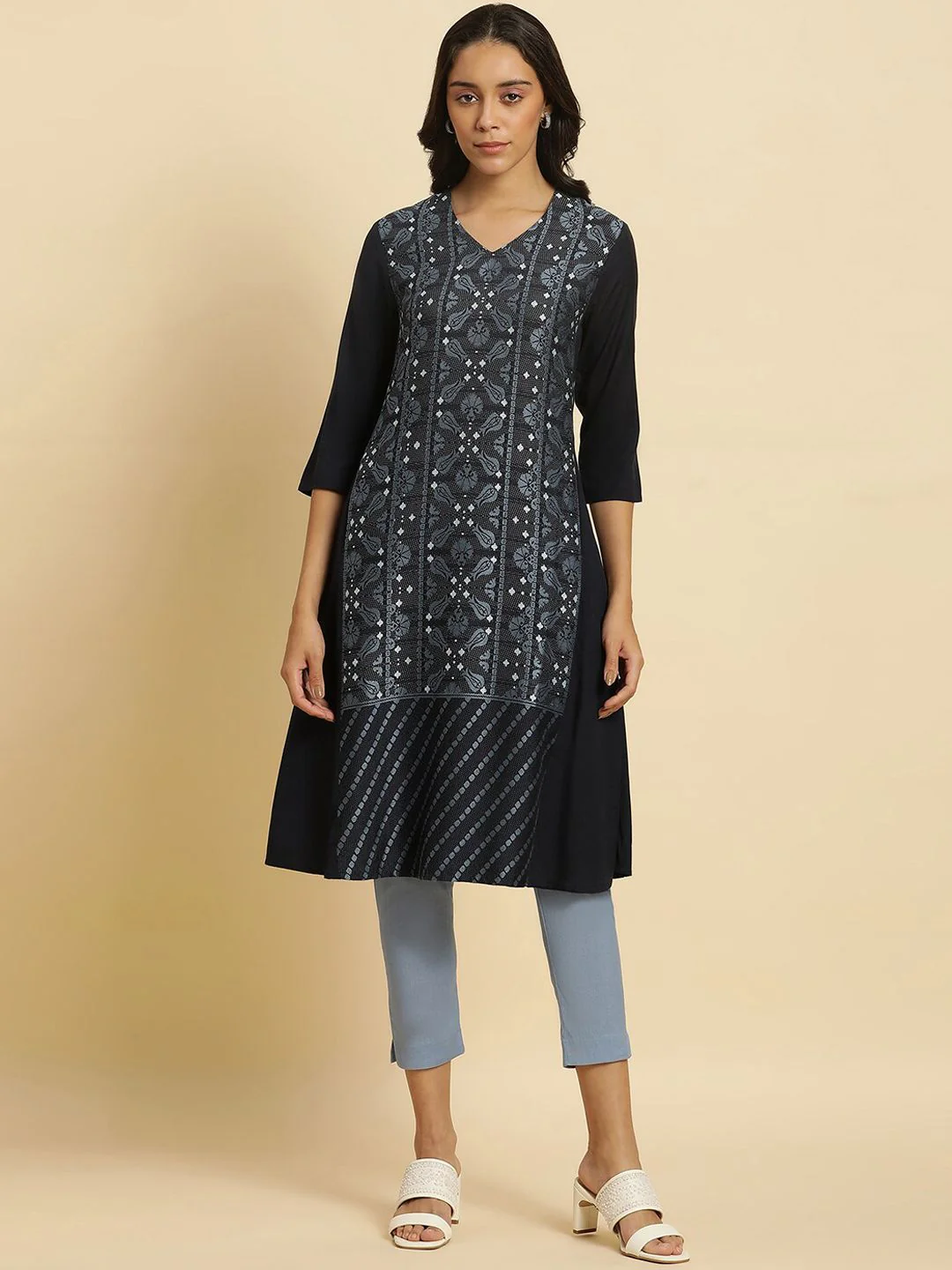 W Ethnic Motifs Printed V-Neck Kurta - Image 4