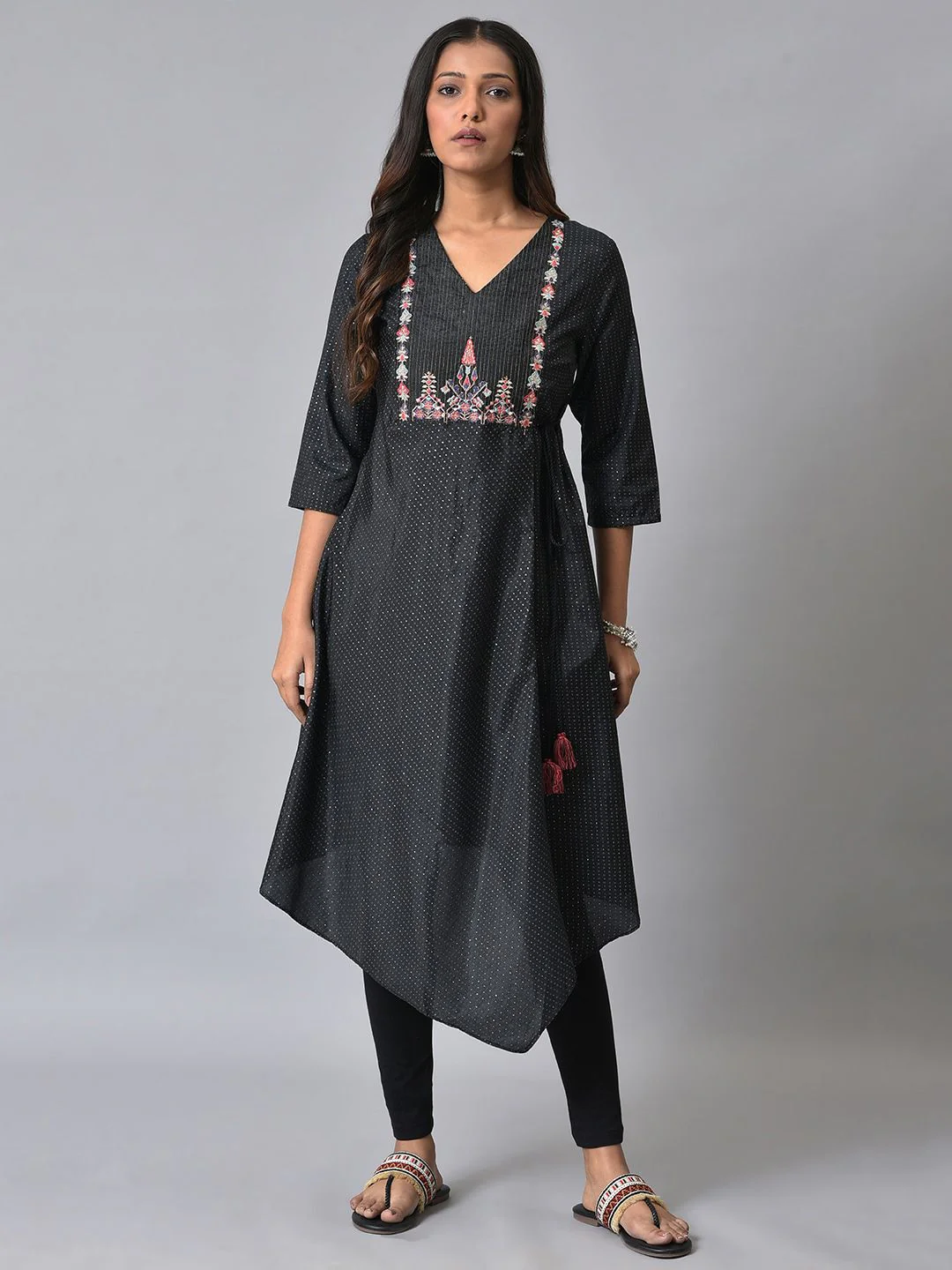 W Ethnic Motifs Yoke Design Thread Work A-Line Kurta - Image 3