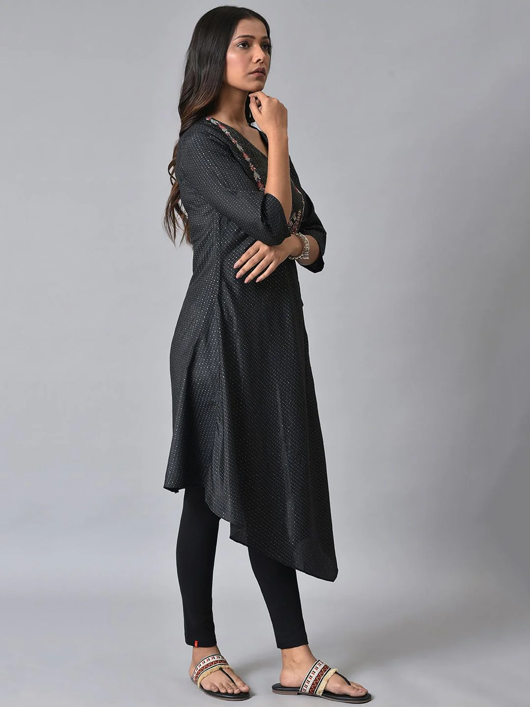 W Ethnic Motifs Yoke Design Thread Work A-Line Kurta - Image 5