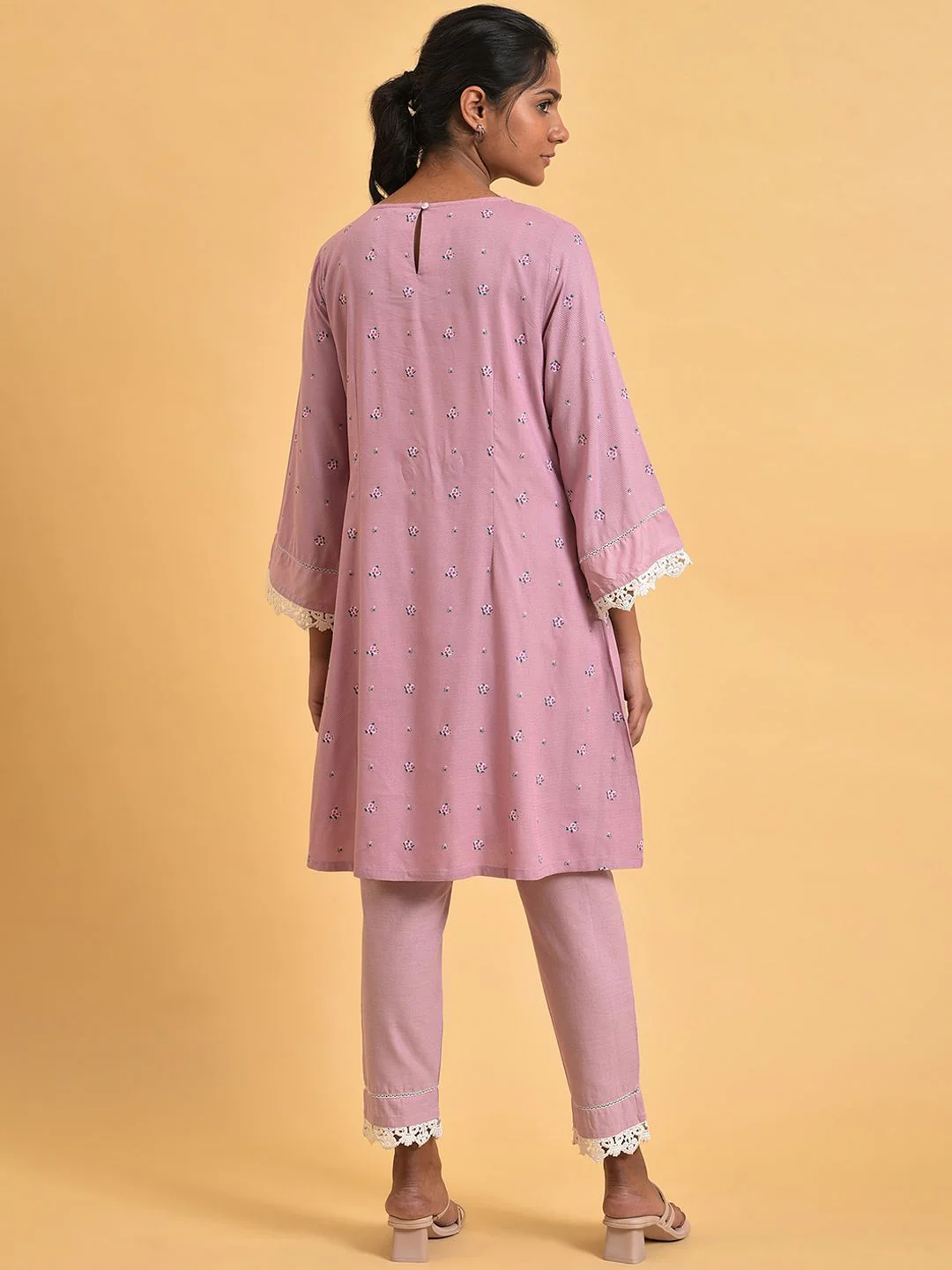 W Festive Floral Print Rayon Kurta With Slim Pant - Image 4