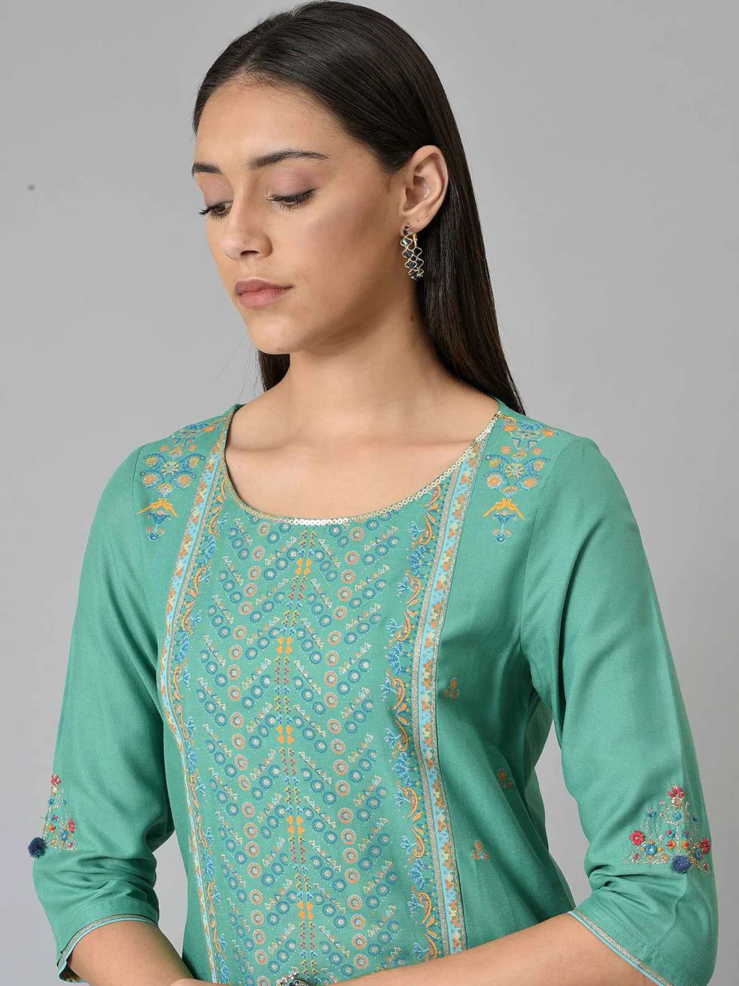 W Festive Floral Print Rayon Straight Kurta - Image 4