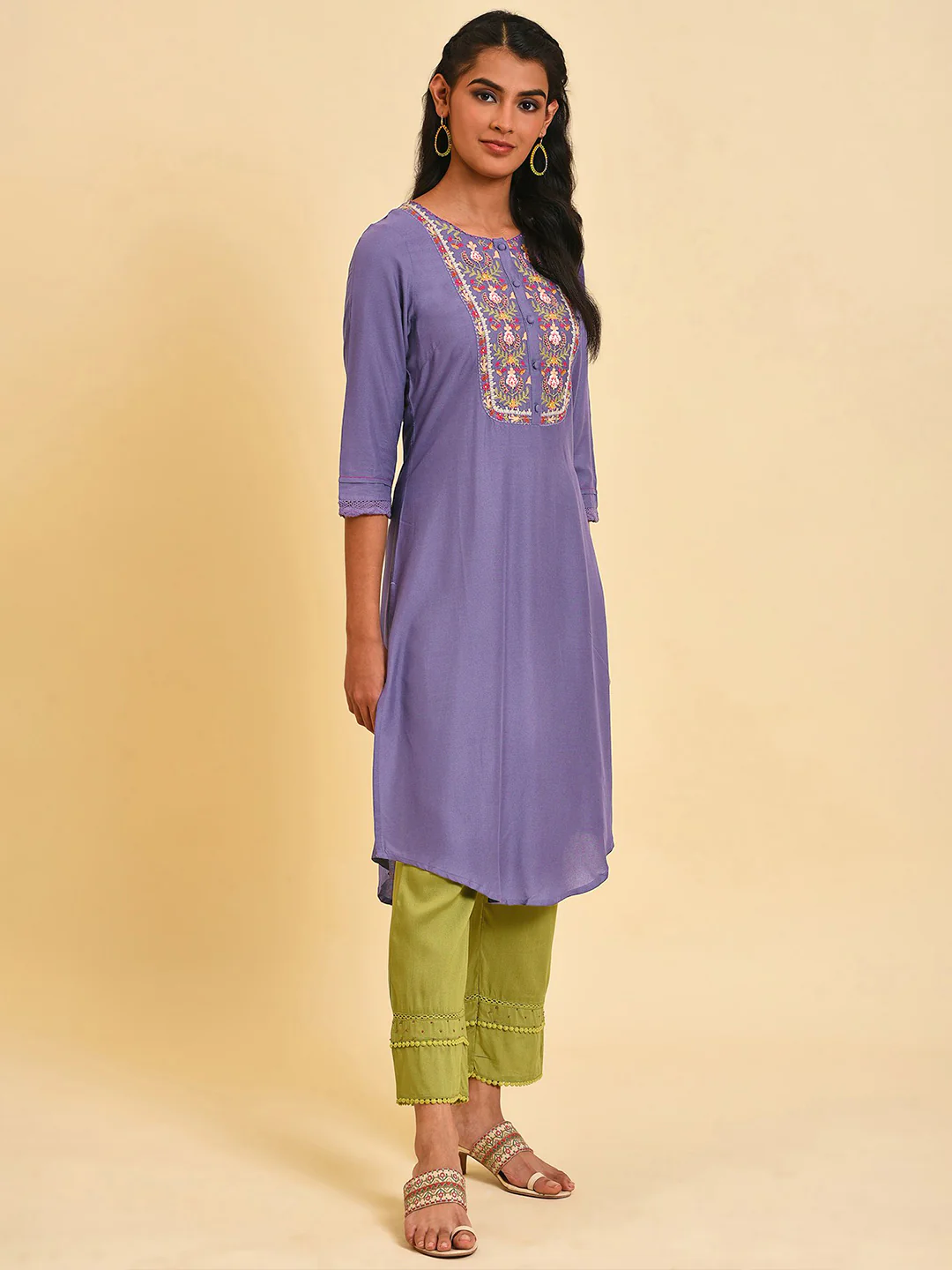 W Floral Beads Stones Embroidered Kurta - Image 3