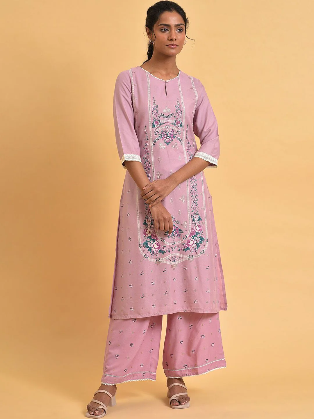 W Floral Printed Keyhole Neck Gotta Patti Kurta - Image 4