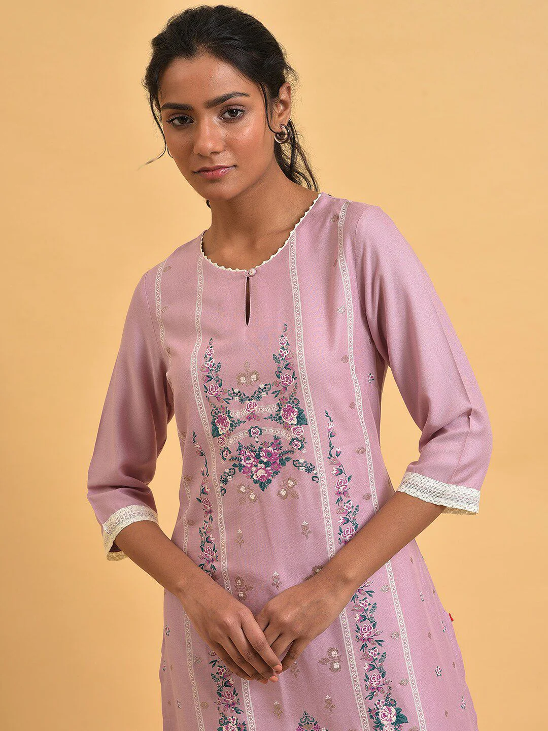 W Floral Printed Keyhole Neck Gotta Patti Kurta - Image 5