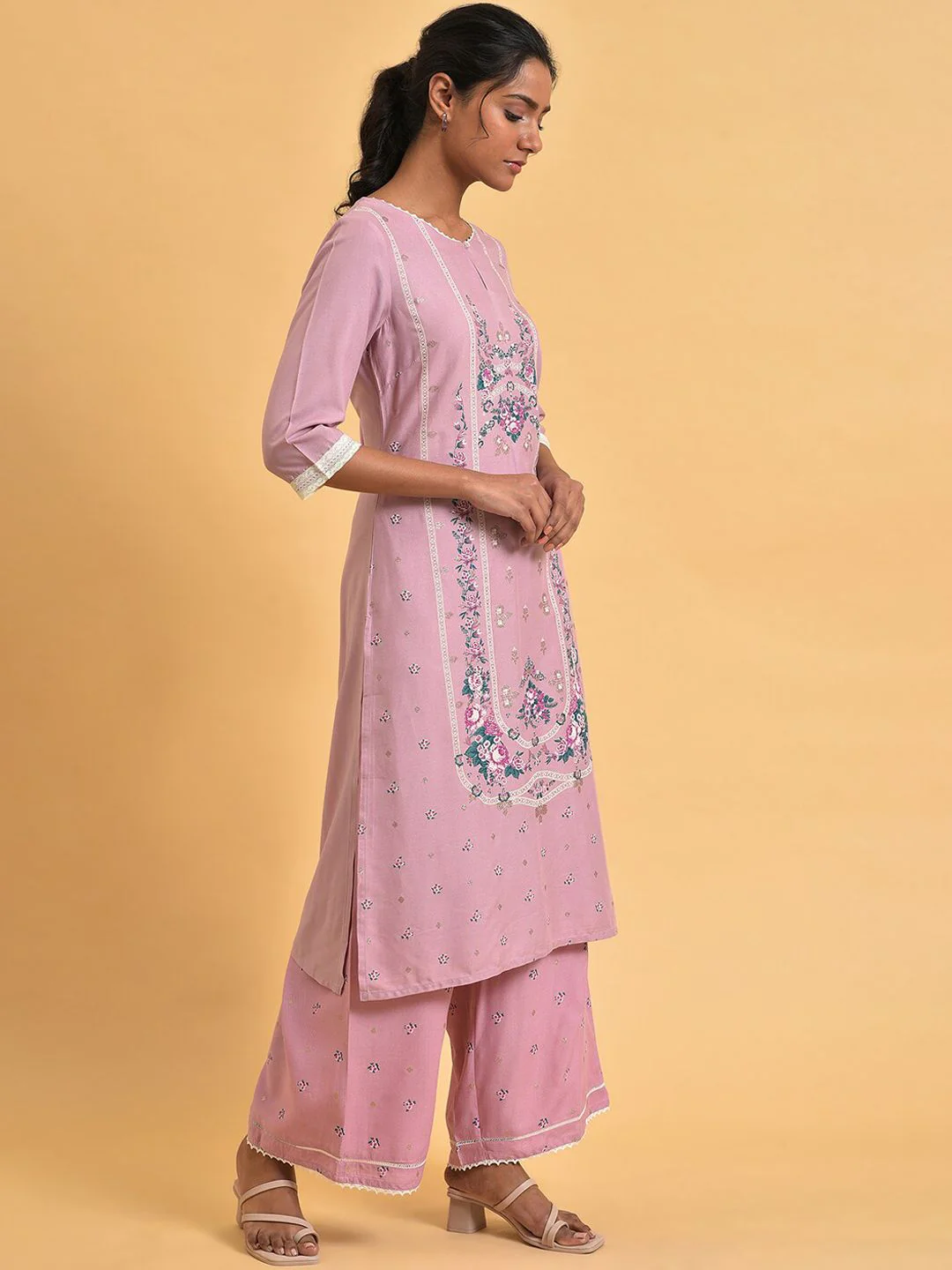 W Floral Printed Keyhole Neck Gotta Patti Kurta - Image 6