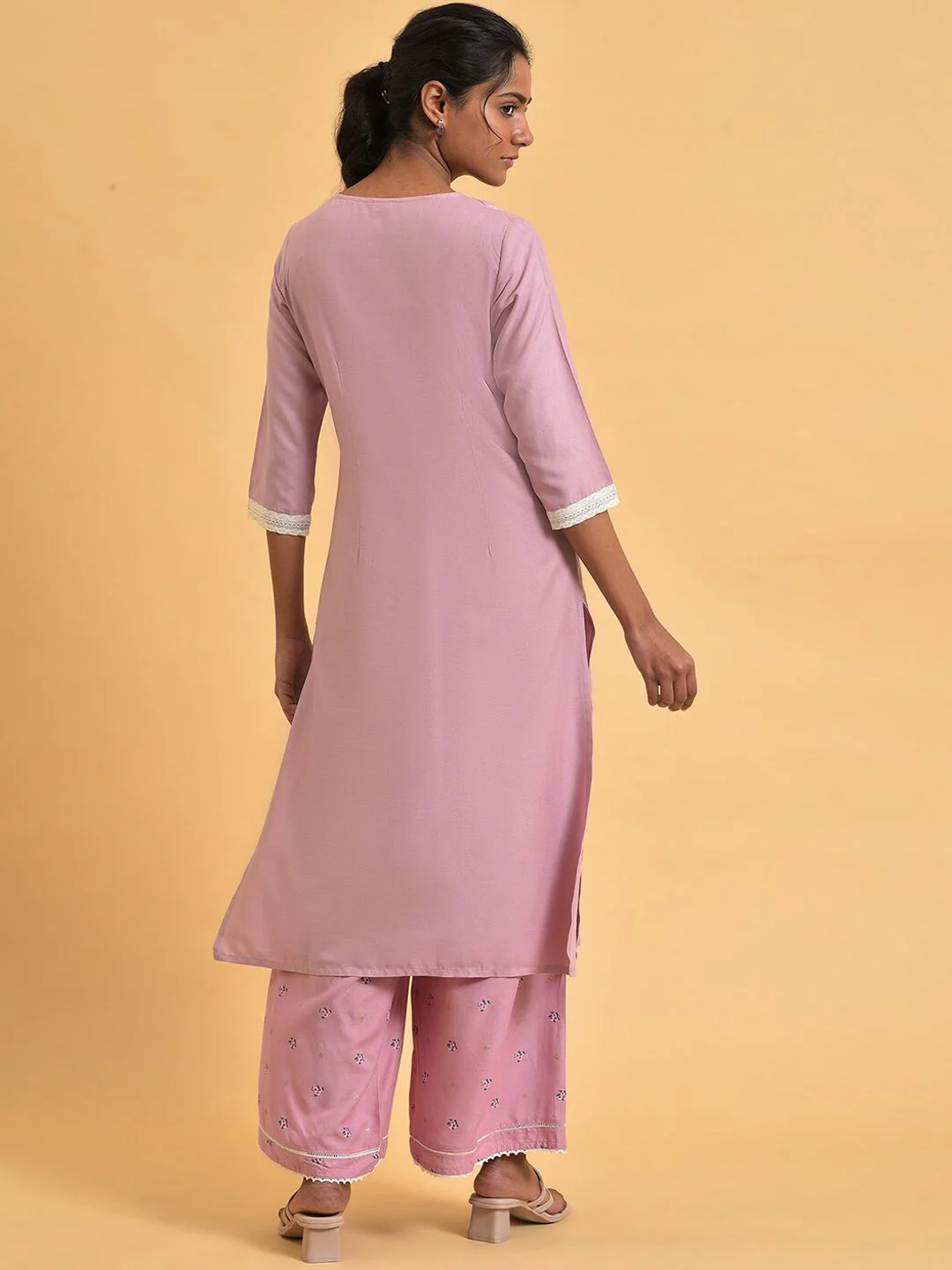W Floral Printed Keyhole Neck Gotta Patti Kurta - Image 7