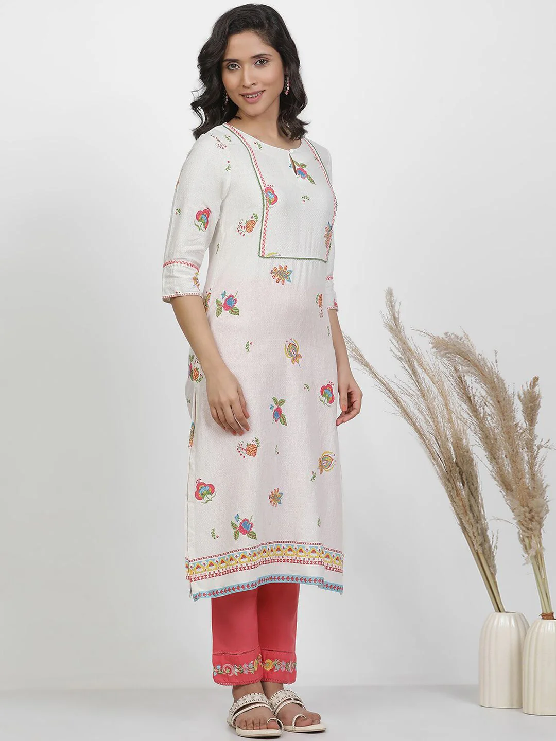 W Floral Printed Keyhole Neck Regular Kurta with Trousers - Image 3