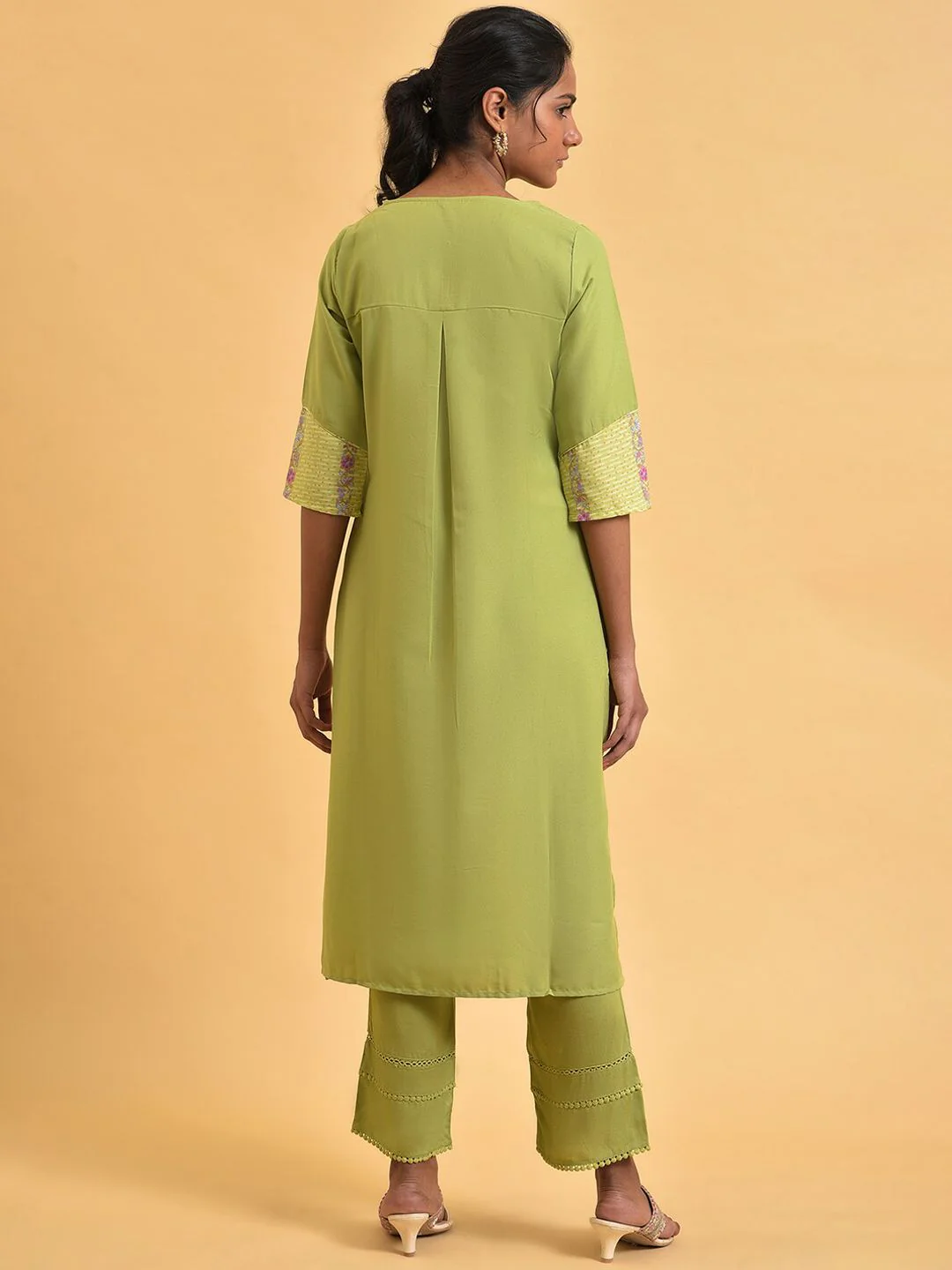 W Floral Printed Keyhole Neck Straight Kurta - Image 4