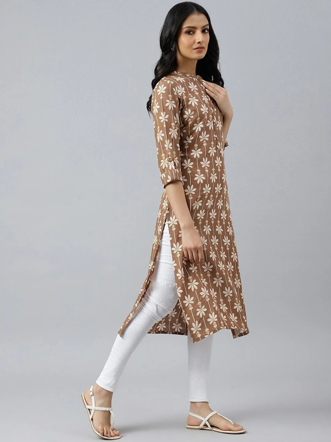 W Floral Printed Mandarin Collar Roll-Up Sleeves Straight Kurta - Image 3