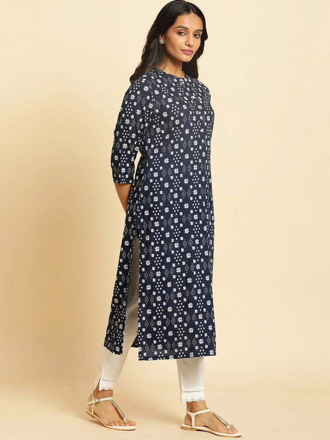 W Floral Printed Mandarin Collar Straight Kurta - Image 5