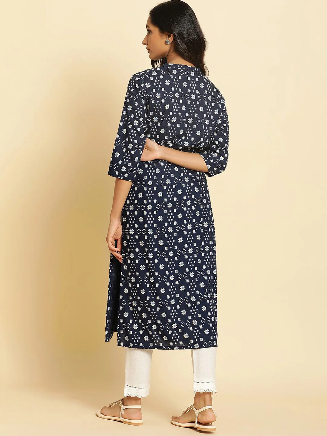 W Floral Printed Mandarin Collar Straight Kurta - Image 6