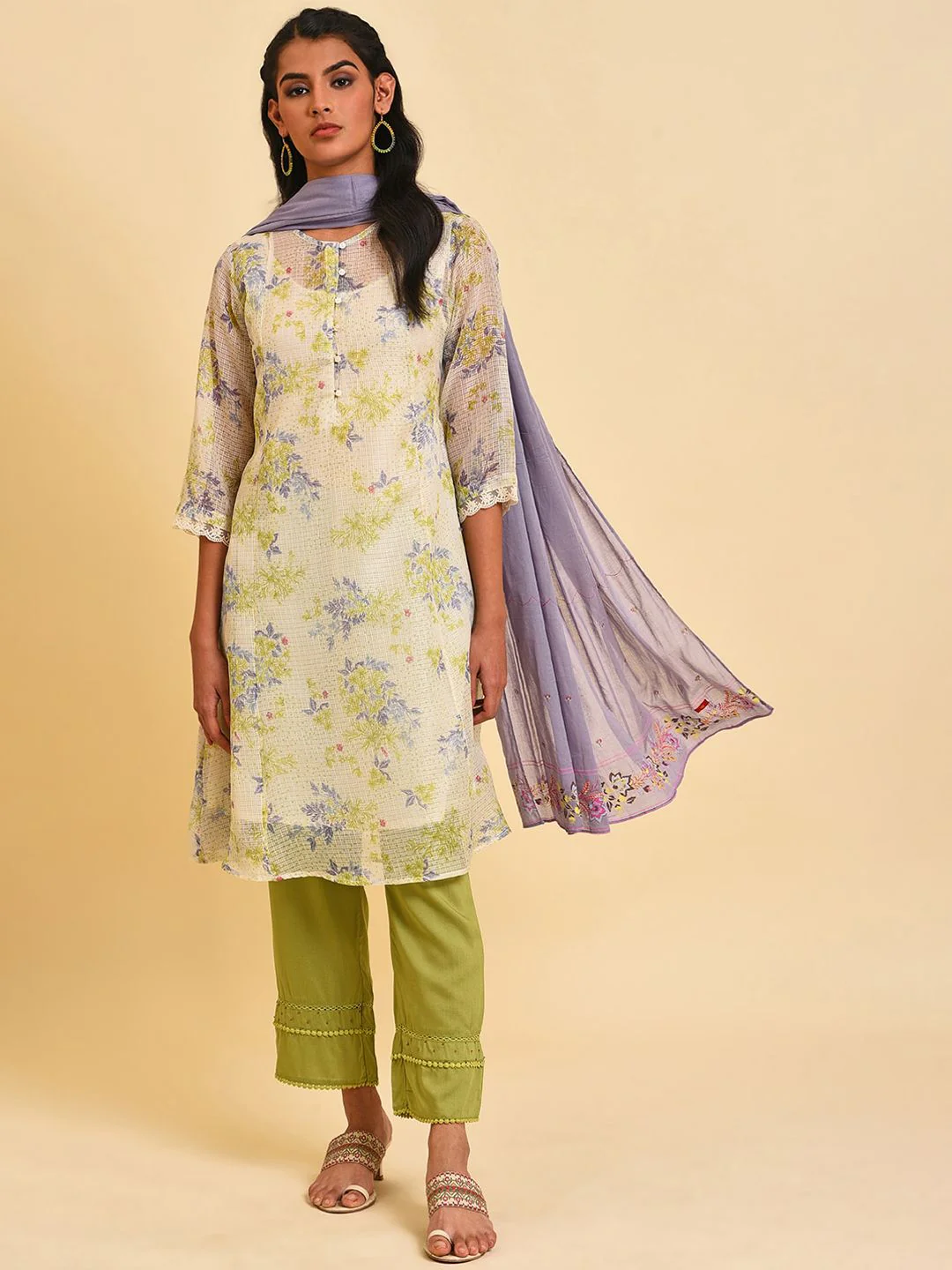 W Floral Printed Regular Kurta With Trousers & Dupatta