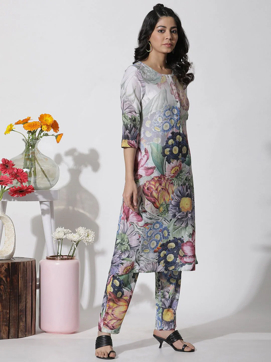 W Floral Printed Regular Pure Cotton Kurta With Trousers - Image 5