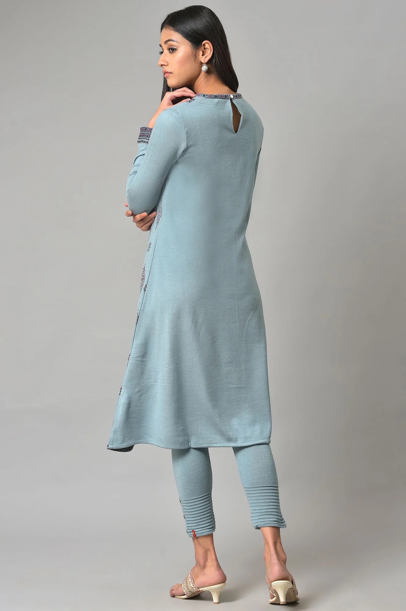 W Floral Printed Round Neck Acrylic A-Line Kurta - Image 6