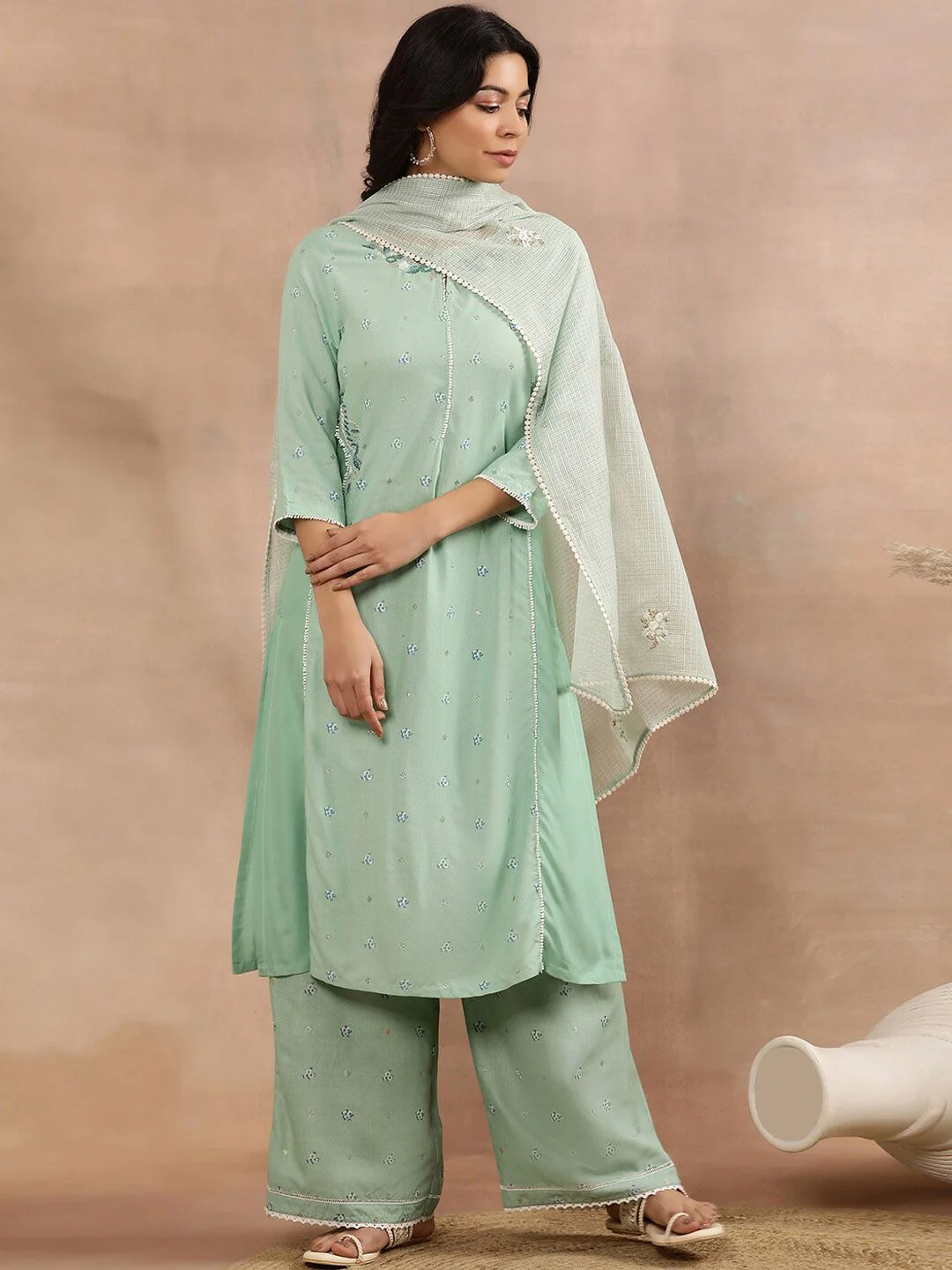 W Floral Printed Thread Work Keyhole Neck Kurta With Trousers & Dupatta