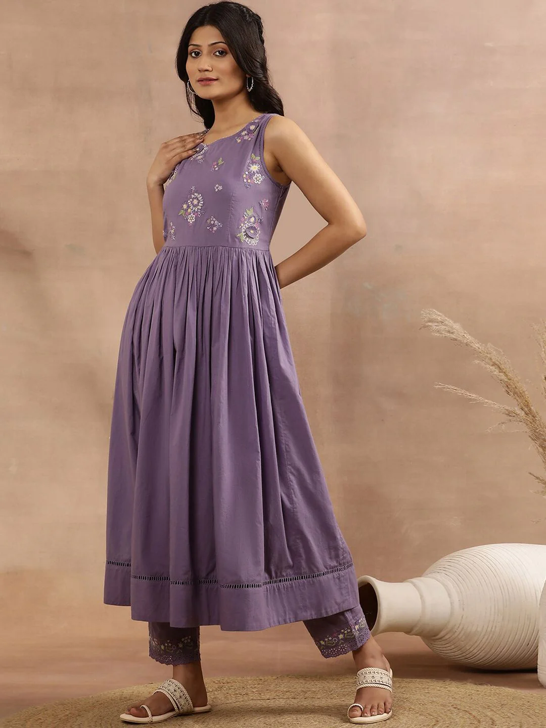 W Floral Yoke Design Empire Thread Work Pure Cotton Kurta with Trousers & With Dupatta - Image 4