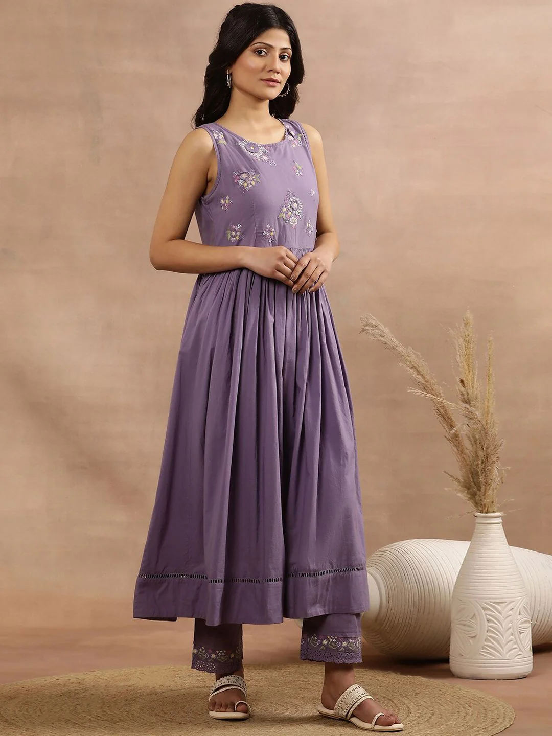 W Floral Yoke Design Empire Thread Work Pure Cotton Kurta with Trousers & With Dupatta - Image 7