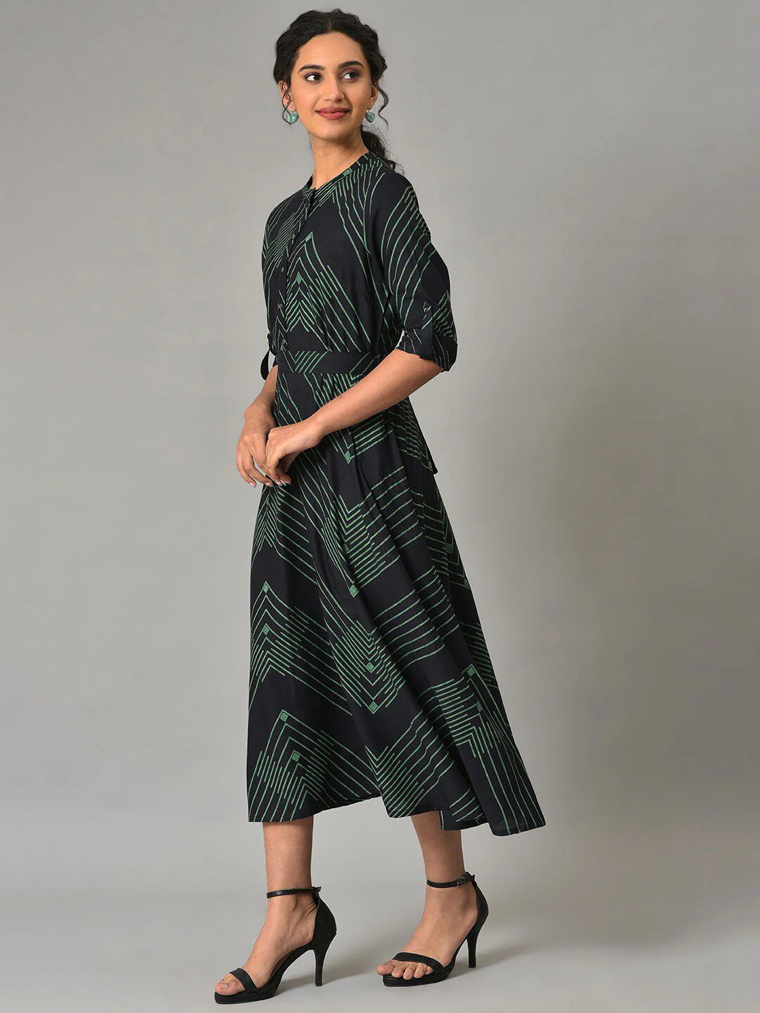 W Geometric Printed Roll-Up Sleeves Midi Dress - Image 5