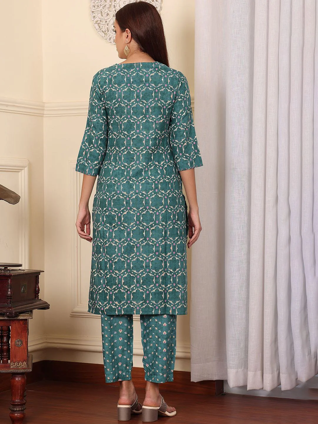 W Green Printed Printed Three-Quarter Sleeves Tunic With Trouser - Image 6