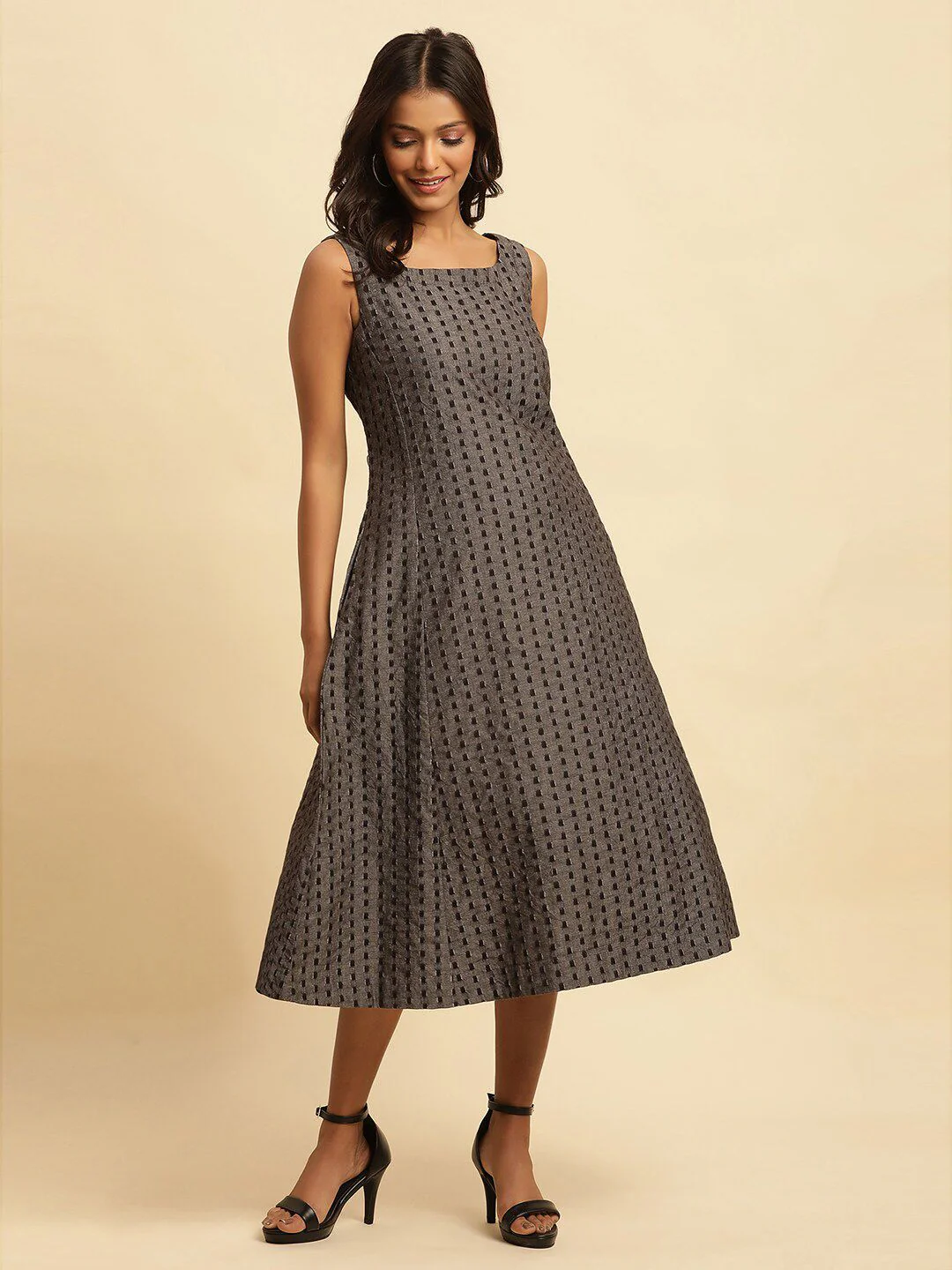 W Grey Printed No Sleeves A-Line Midi Dress - Image 6