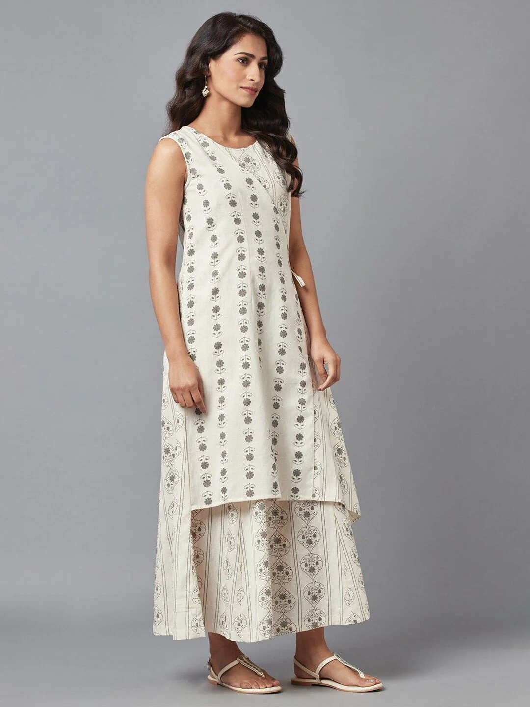 W Off-White & Grey Ethnic Motifs Printed Layered Basic Jumpsuit - Image 5
