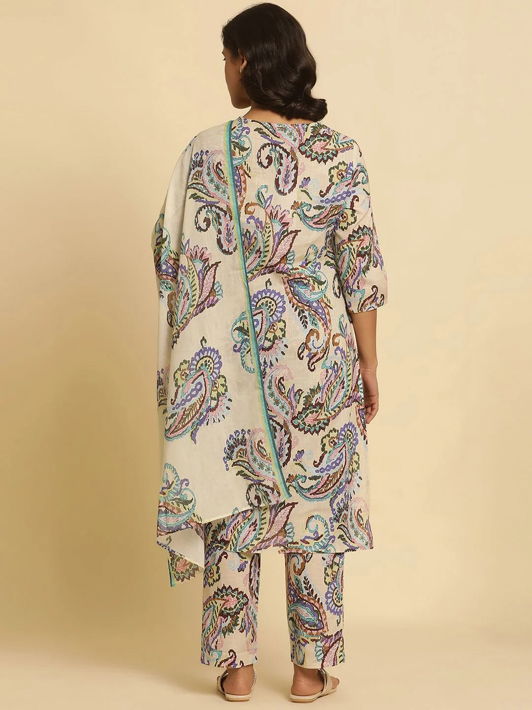 W Paisley Printed Keyhole Neck Pure Cotton Straight Kurta with Trouser & Dupatta - Image 4