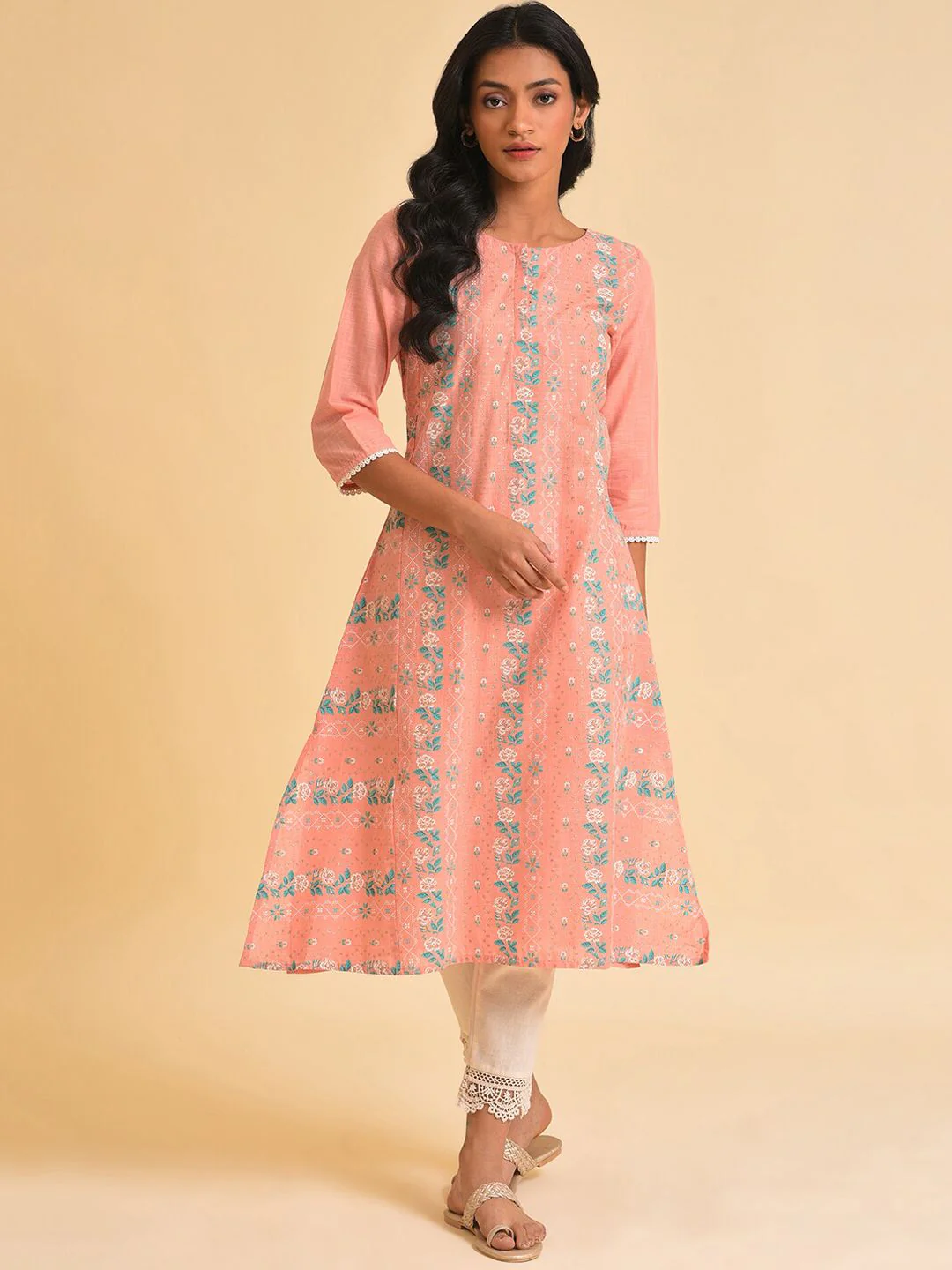 W Peach-Coloured & Cream-Coloured Floral Printed Pure Cotton Kurta with Trousers